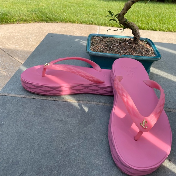 Size 11 pink Jimmy Choo thong slides. Barely worn. - Picture 1 of 6